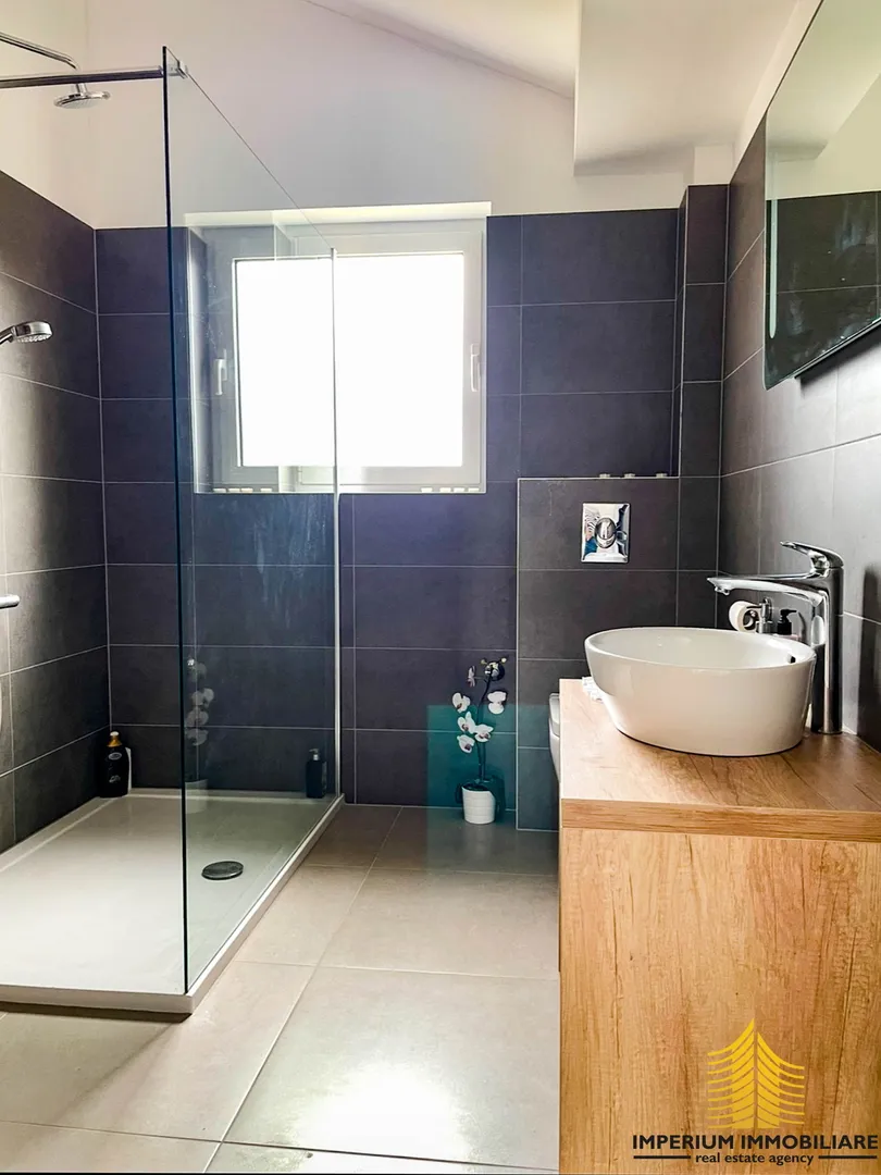 predivna apartmanska kuca - arbanija - slika 4