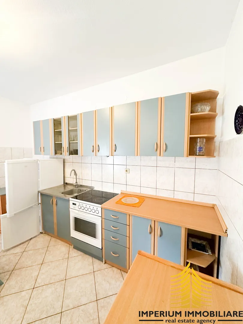 prekrasan stan s potkrovljem u kaštel sućurcu, uz more - slika 13