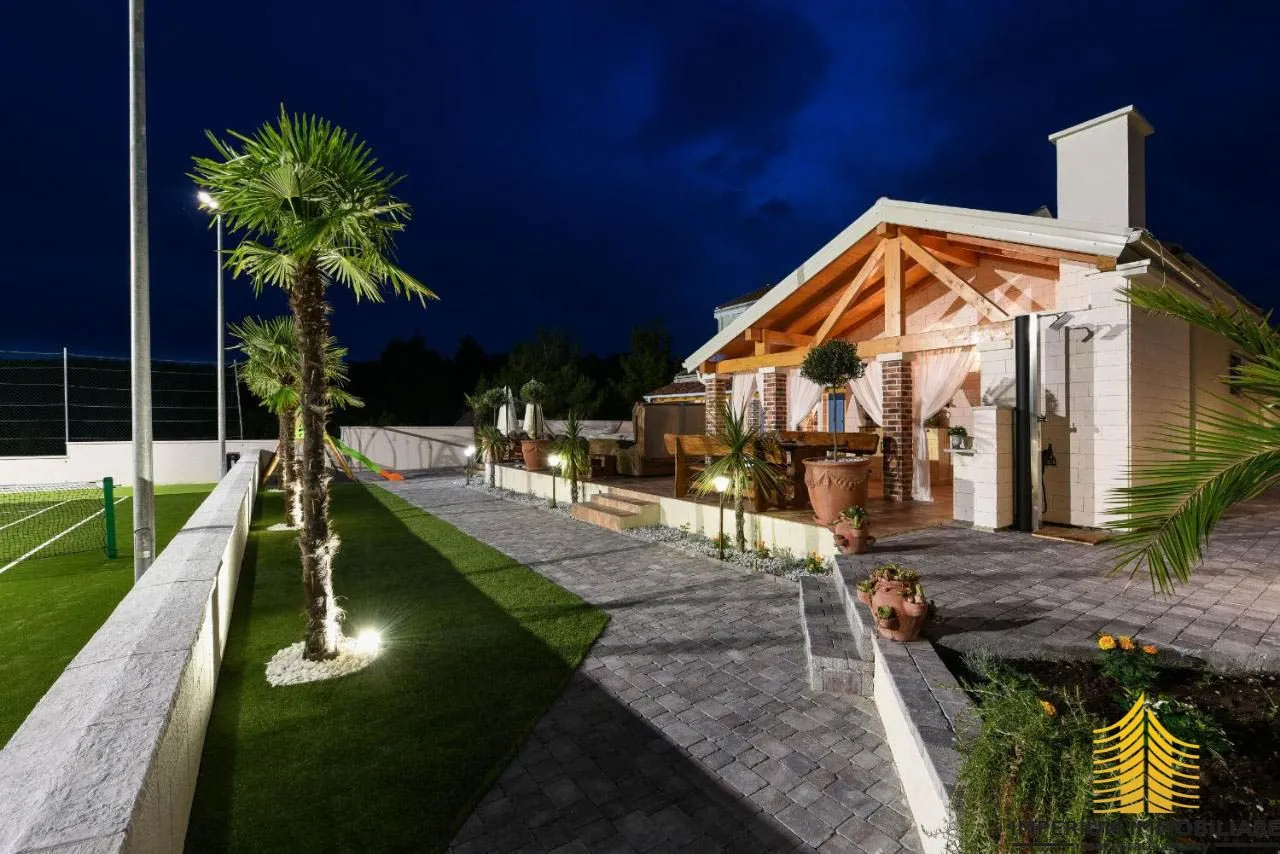 luxury villa with swimming pool and tennis court, pridraga, croatia - slika 3