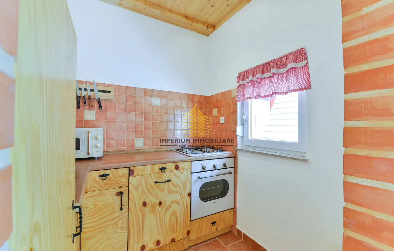 kuća, prodaja, gračac, 210m2, samostojeća - slika 15