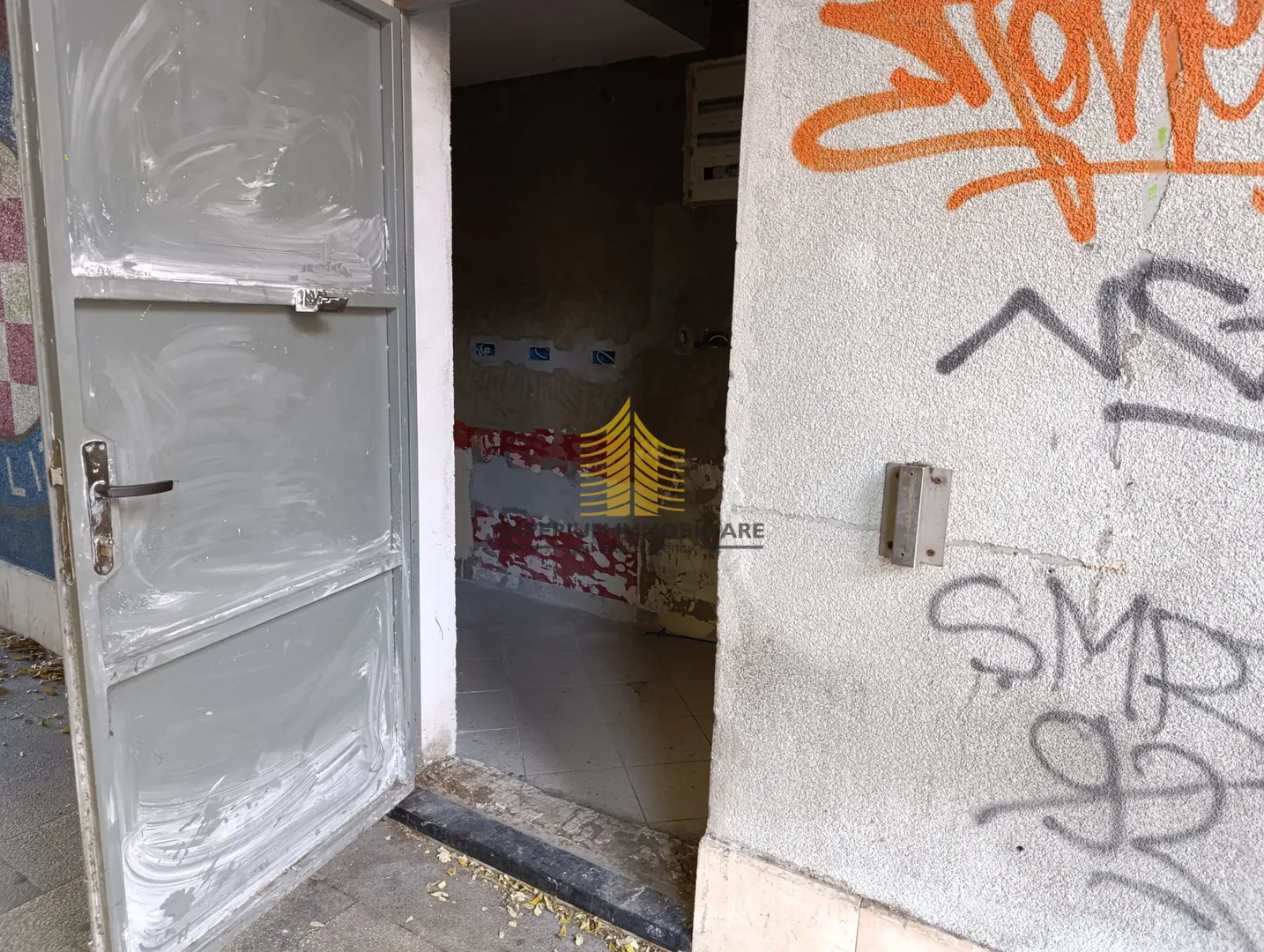 poslovni prostor, najam, bol, 7m2, prodavaonica prehrambenih proizvoda - slika 2