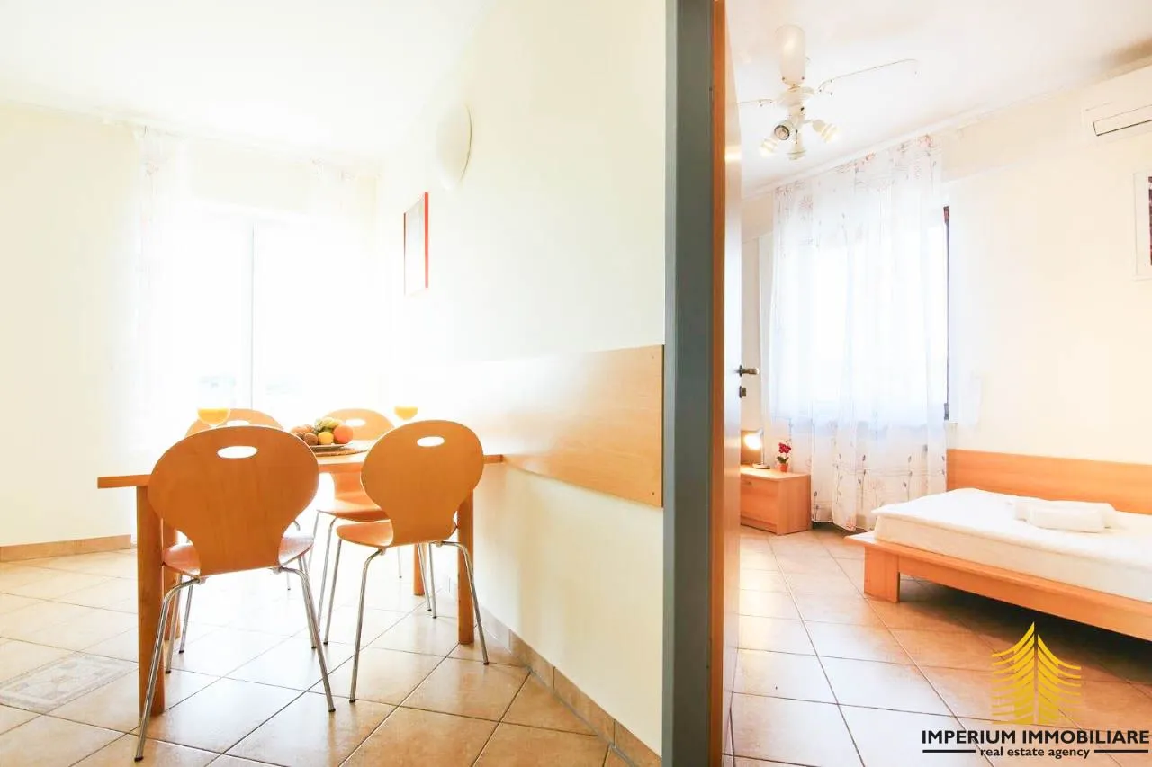 predivna apartmanska kuća - murter, jezera - slika 13