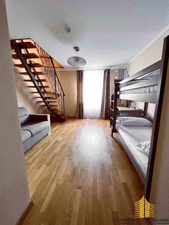 predivan novouređen hotel - kaštela - slika 21