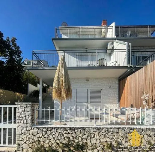 apartmanska kuća na čiovu - blizina mora - slika 21