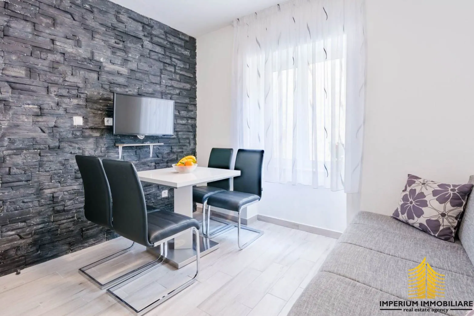 apartmanska kuća u centru milne - slika 14
