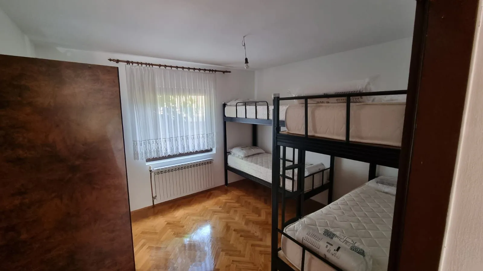 kuća za radnike, zagreb (gornja dubrava), 130 m2 (iznajmljivanje) - slika 2