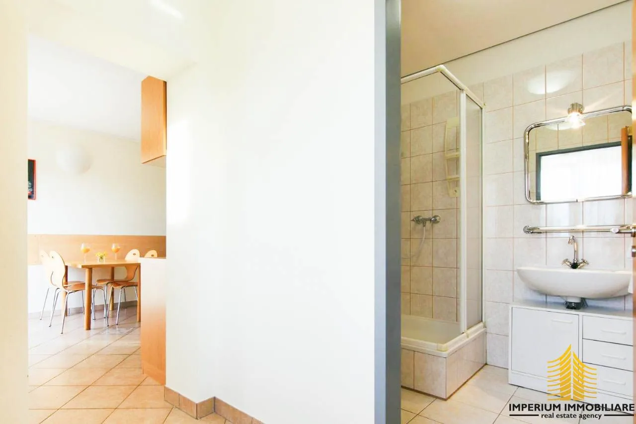 predivna apartmanska kuća - murter, jezera - slika 14