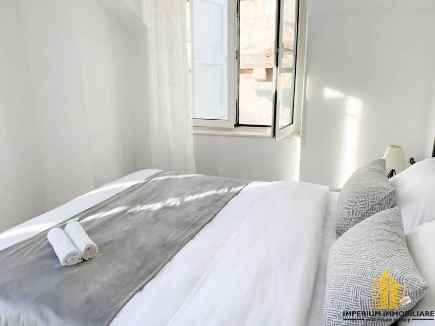 apartmanska kuća u centru milne - slika 6