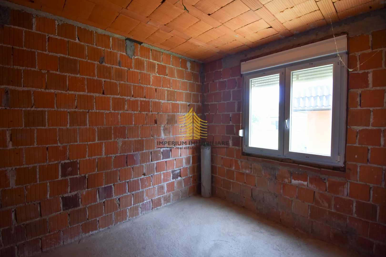 kuća sa 6 stanova, prodaja, sesvete, 560m2 - slika 12