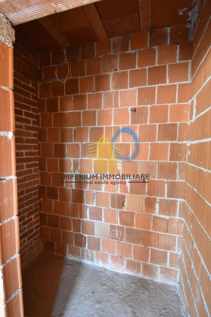 kuća sa 6 stanova, prodaja, sesvete, 560m2 - slika 30