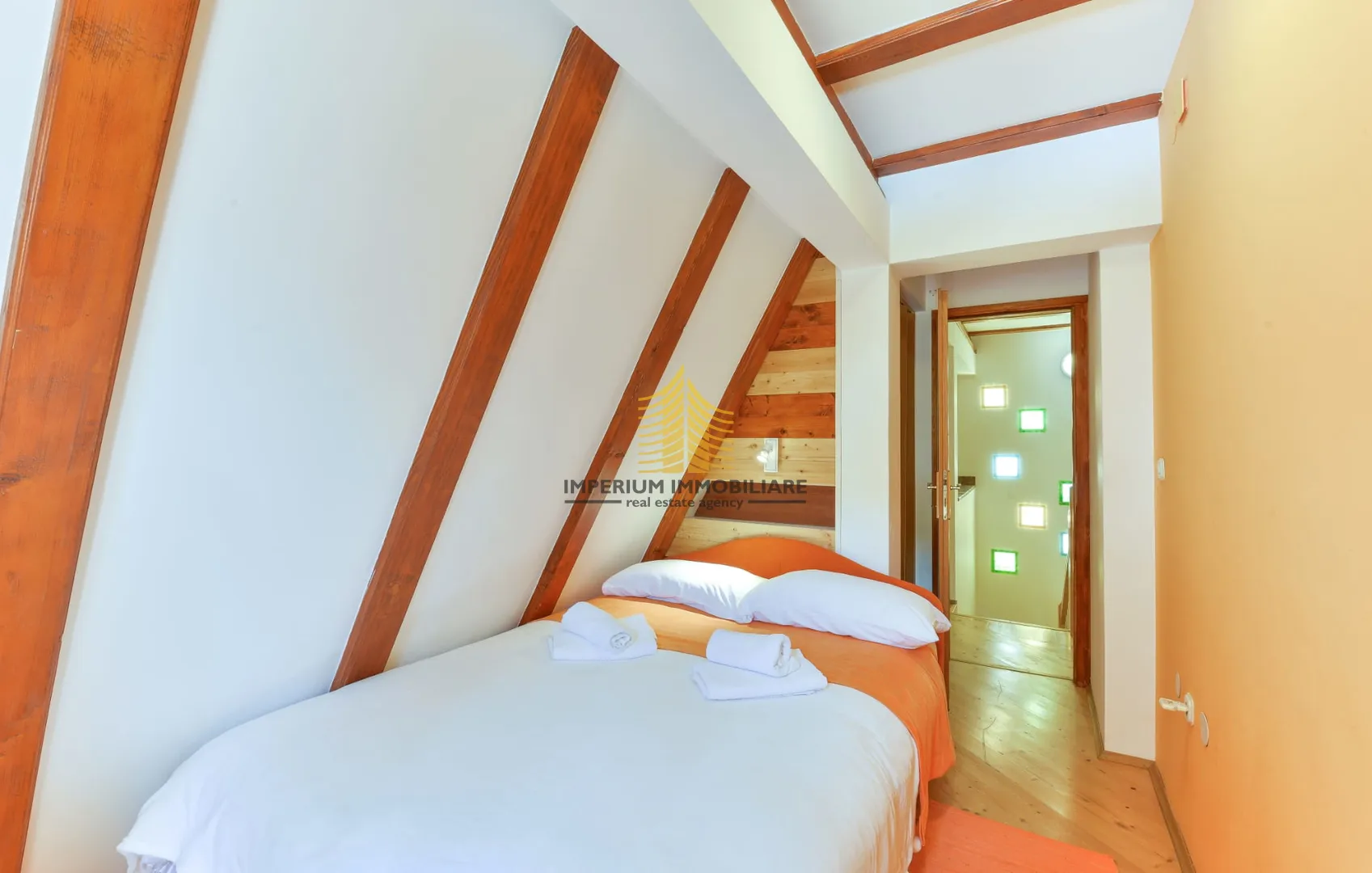 kuća, prodaja, gračac, 210m2, samostojeća - slika 8