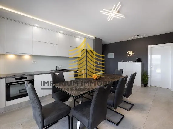 kuća, najam, kaštel sućurac, 70m2, samostojeća - slika 13