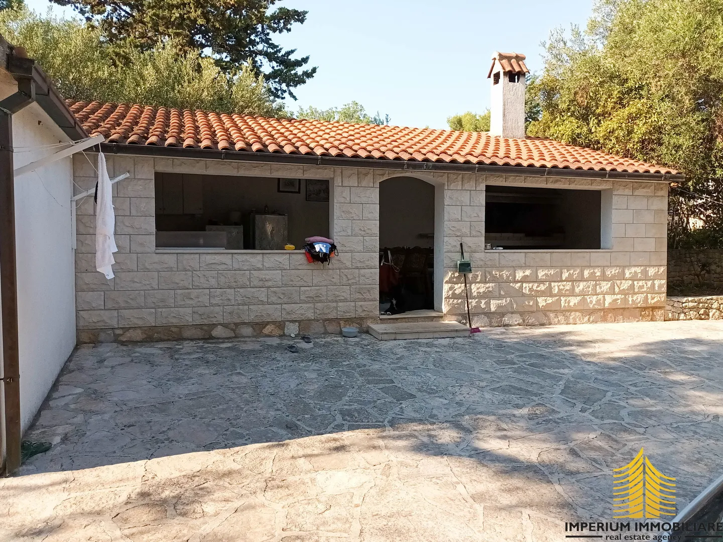 prilika - kuca na braču u neposrednoj blizini plaže - slika 14