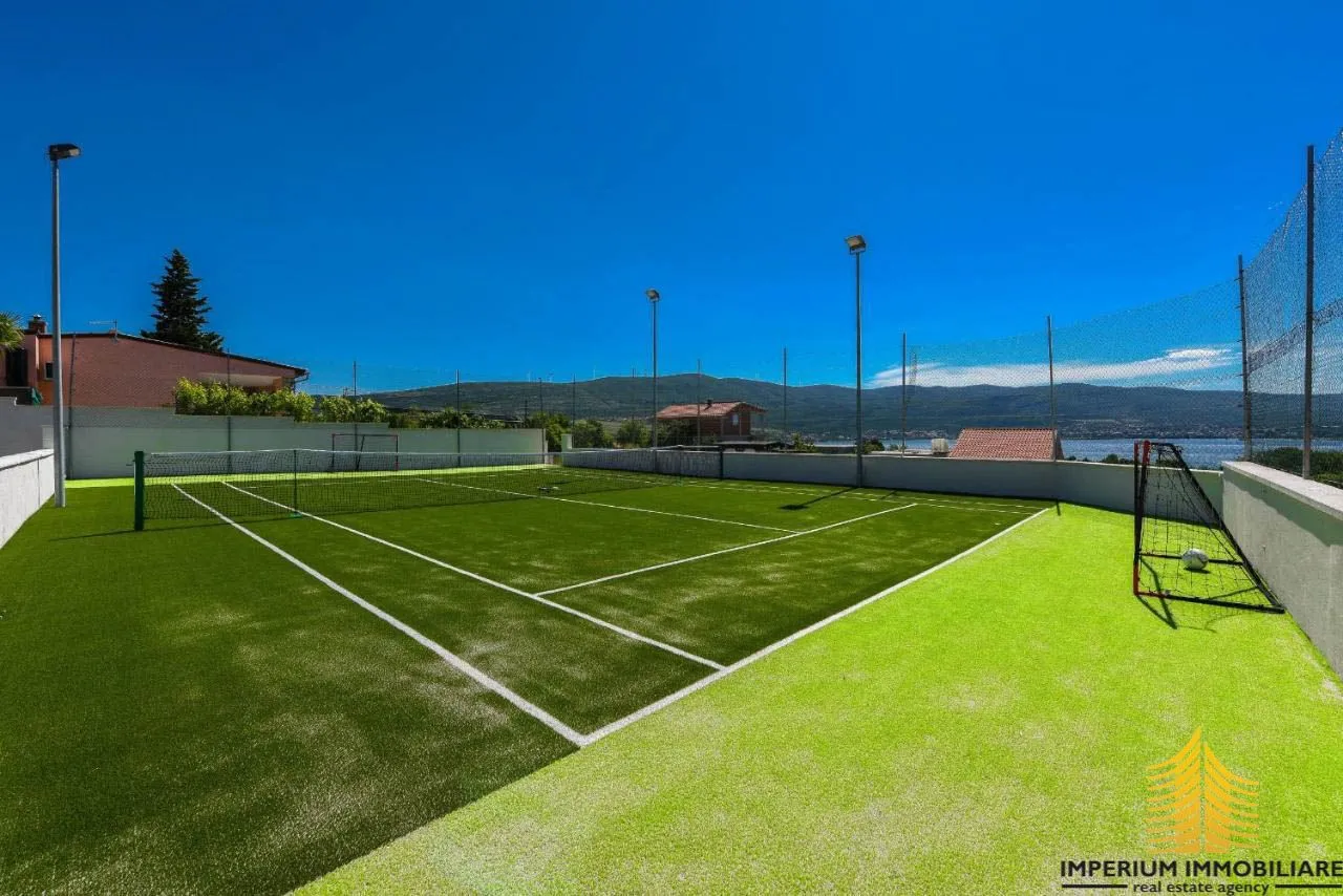 luxury villa with swimming pool and tennis court, pridraga, croatia - slika 31