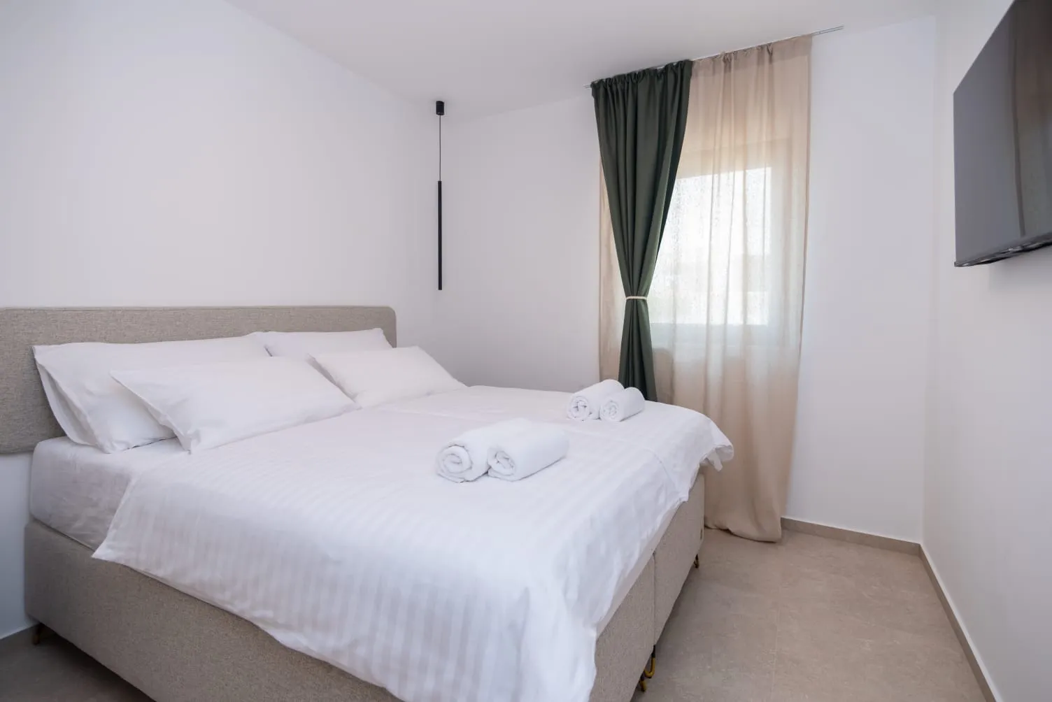 villa s bazenom, 300m2, podstrana - slika 43