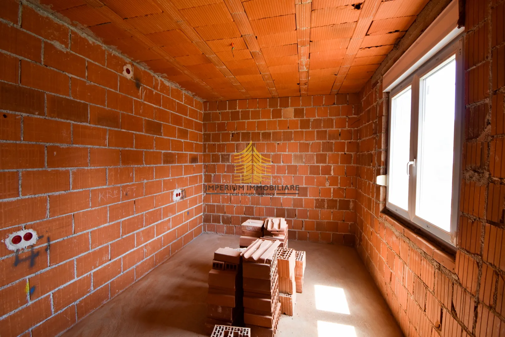 kuća sa 6 stanova, prodaja, sesvete, 560m2 - slika 14