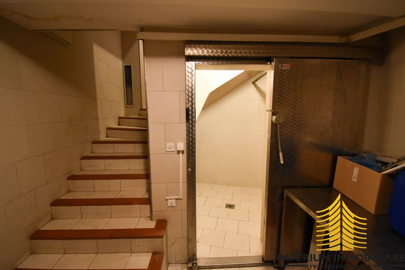 poslovni prostor, najam, samobor, centar, 97m2, prodavaonica prehrambenih proizvoda - slika 3