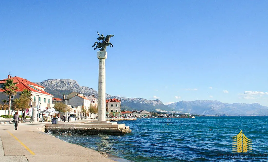 Poslovni prostor na rivi u Kaštelima - mogućnost prenamjene - PRILIKA! - Kaštel Stari, Kaštela