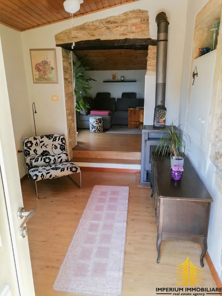 kuća 66m2, štala 48 m2, dvorište 144 m2, buje - triban - slika 5