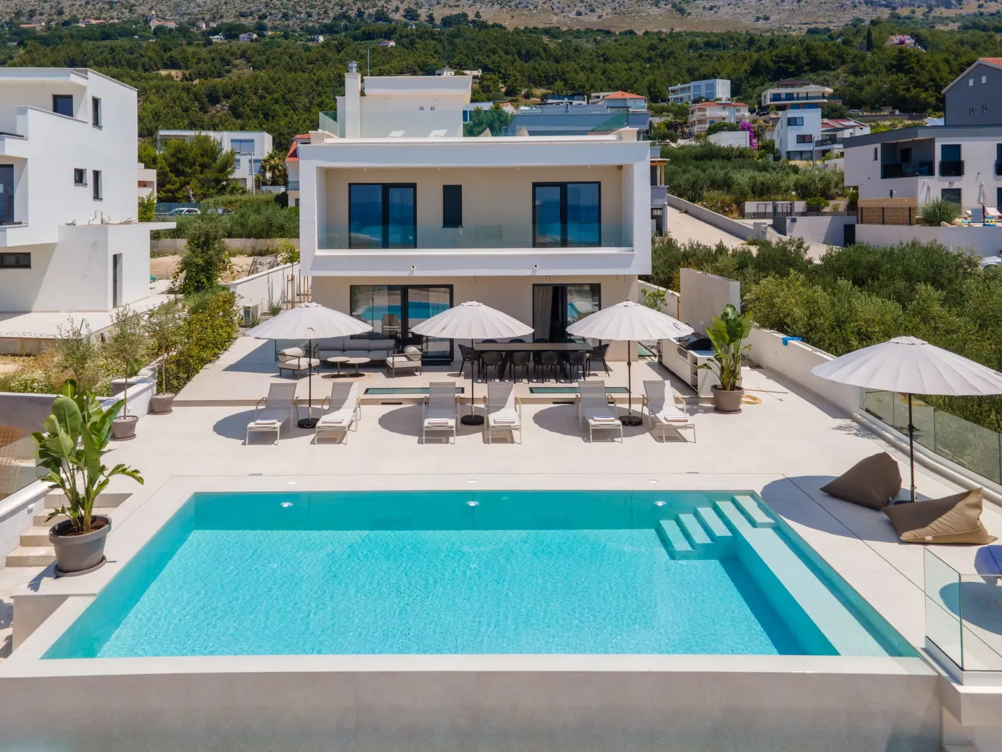 villa s bazenom, 300m2, podstrana - slika 3