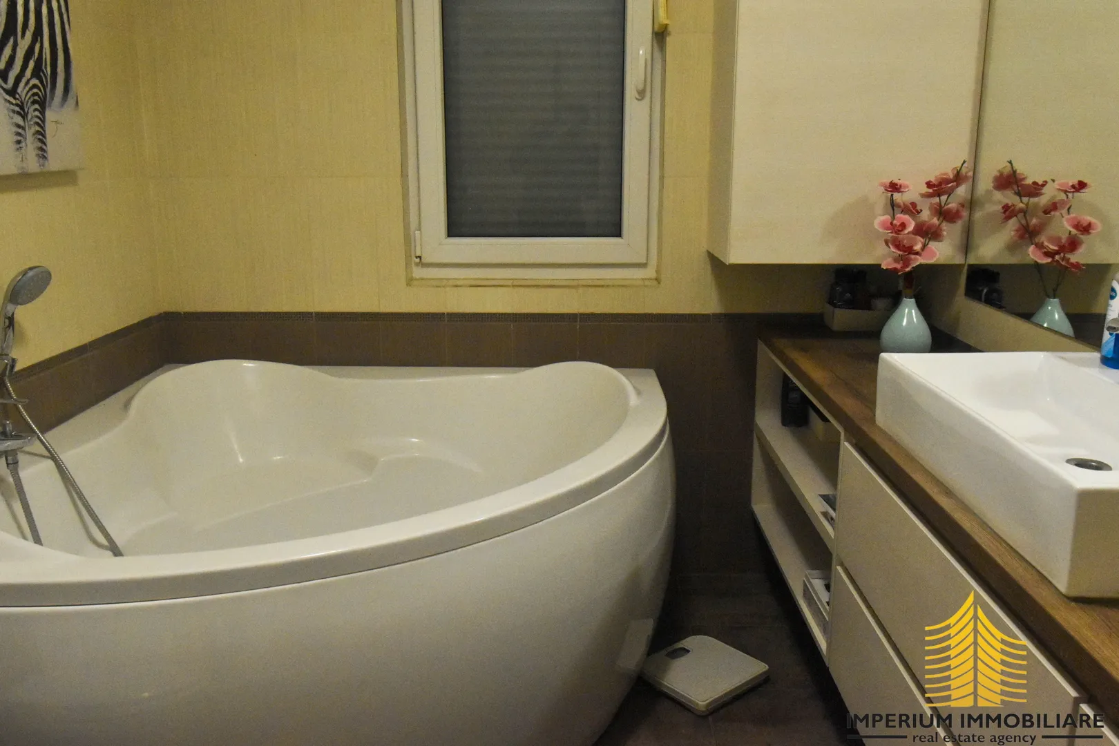 predivan stan na remetama(110m2, trosoban) - slika 21