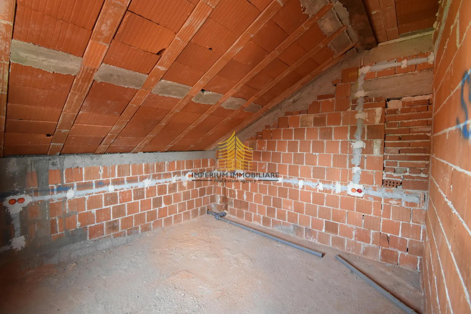 kuća sa 6 stanova, prodaja, sesvete, 560m2 - slika 31