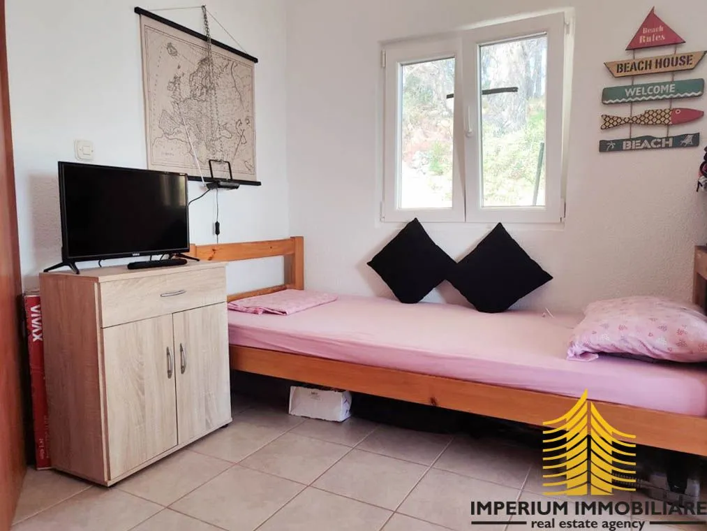 kuća, sutivan 30m2 (legalizirana) na parceli 2000m2 (maslinik) - slika 6