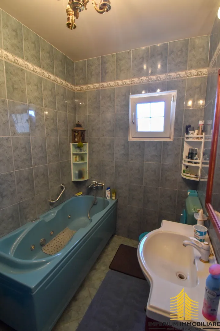 prodaja kuće jastrebarsko, 340m2, vrt+garaže, prilika ! - slika 10