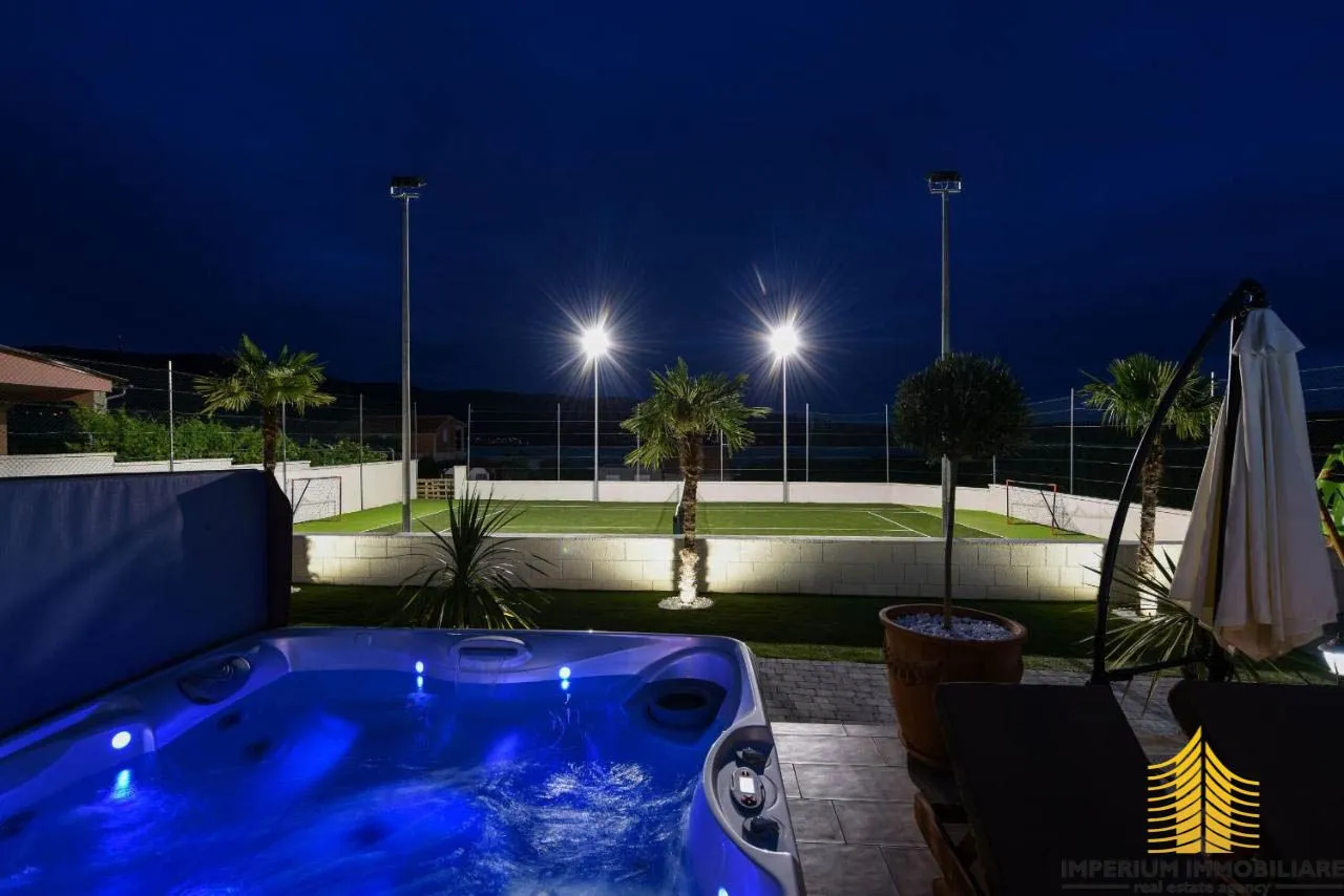 luxury villa with swimming pool and tennis court, pridraga, croatia - slika 21