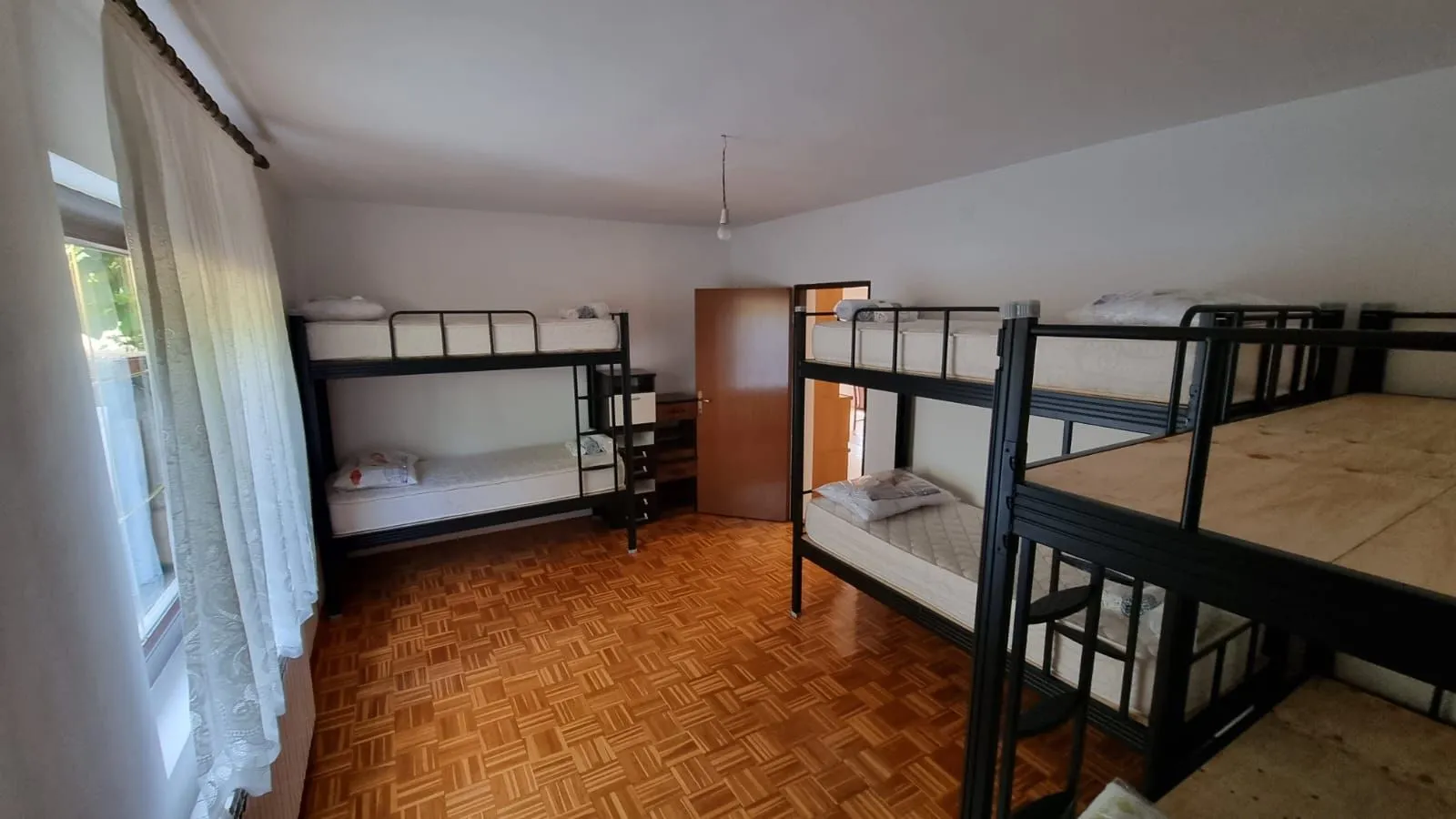 kuća za radnike, zagreb (gornja dubrava), 130 m2 (iznajmljivanje) - slika 3