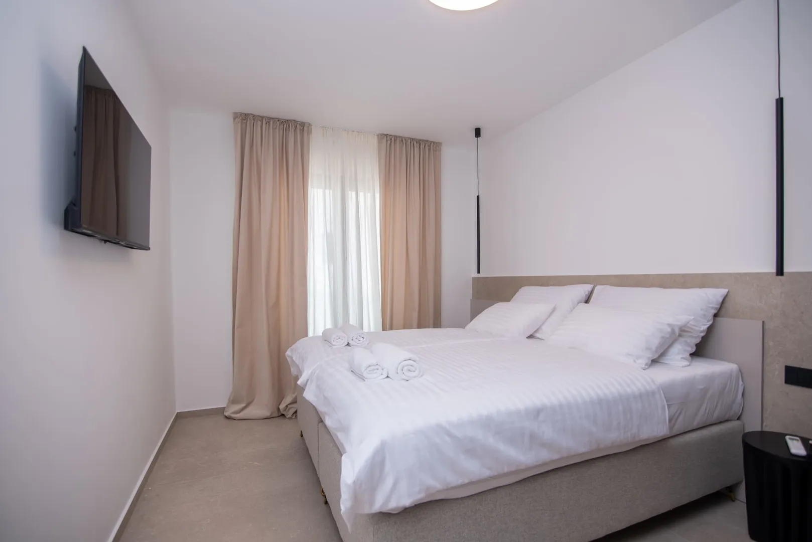 villa s bazenom, 300m2, podstrana - slika 25