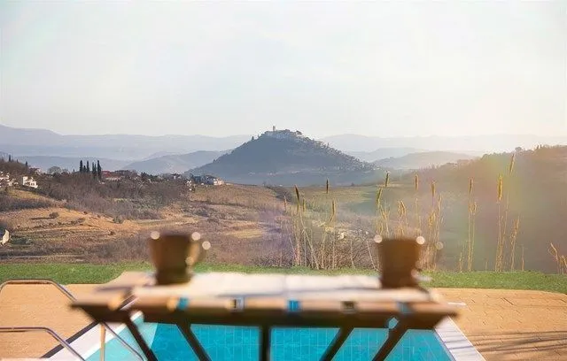 Građevinsko zemljište,Istra, Motovun 1413 m2 + 8600 m2 Poljoprivredno