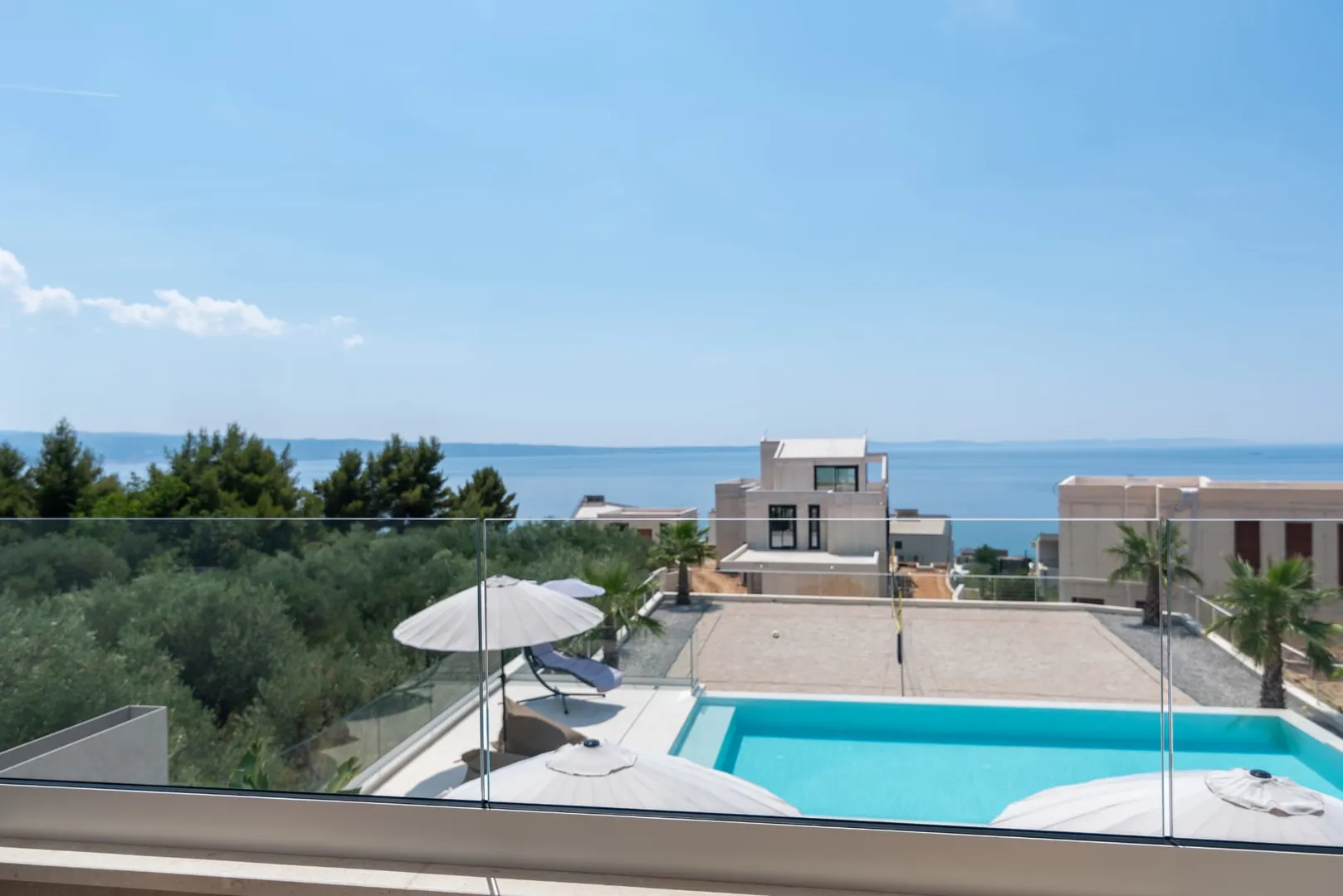 villa s bazenom, 300m2, podstrana - slika 41