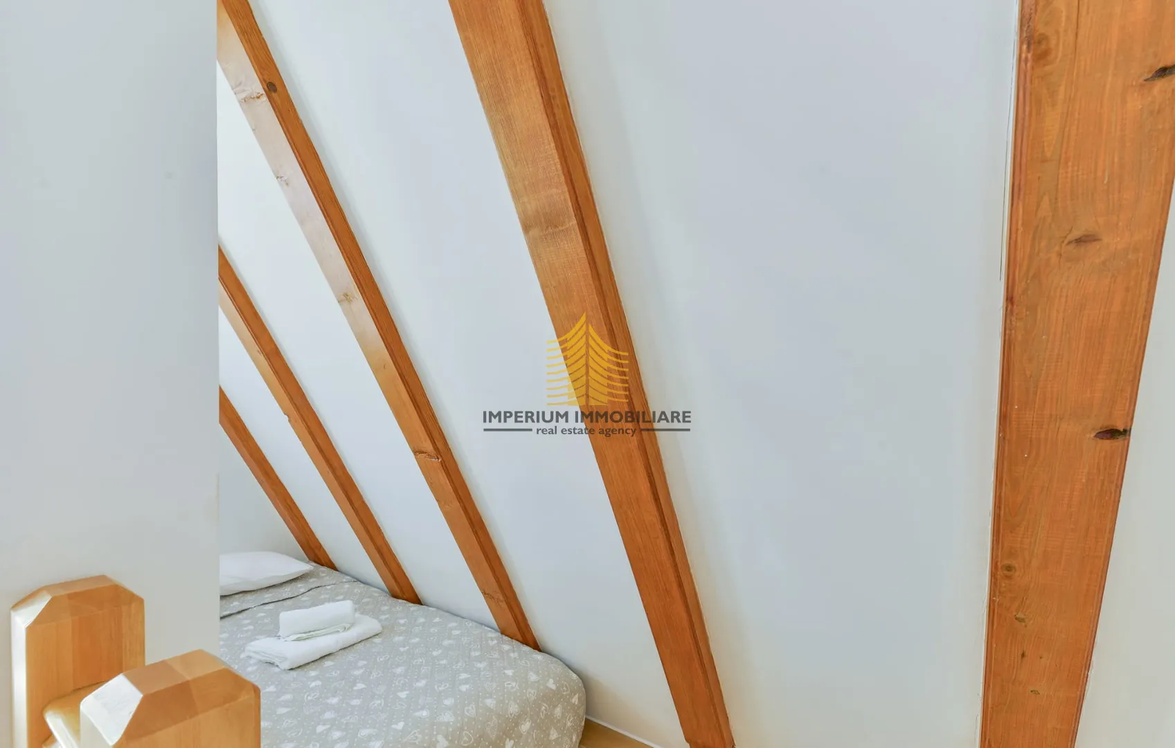 kuća, prodaja, gračac, 210m2, samostojeća - slika 26