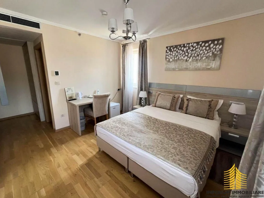 predivan novouređen hotel - kaštela - slika 26