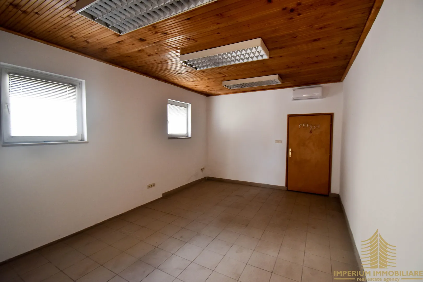 zaprešić: poslovni prostor; 1380m2 hala + uredi - slika 5