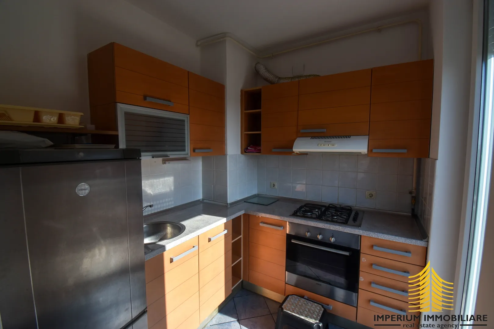 sesvete - stan 50m2 + garaža, prvi najam - slika 4