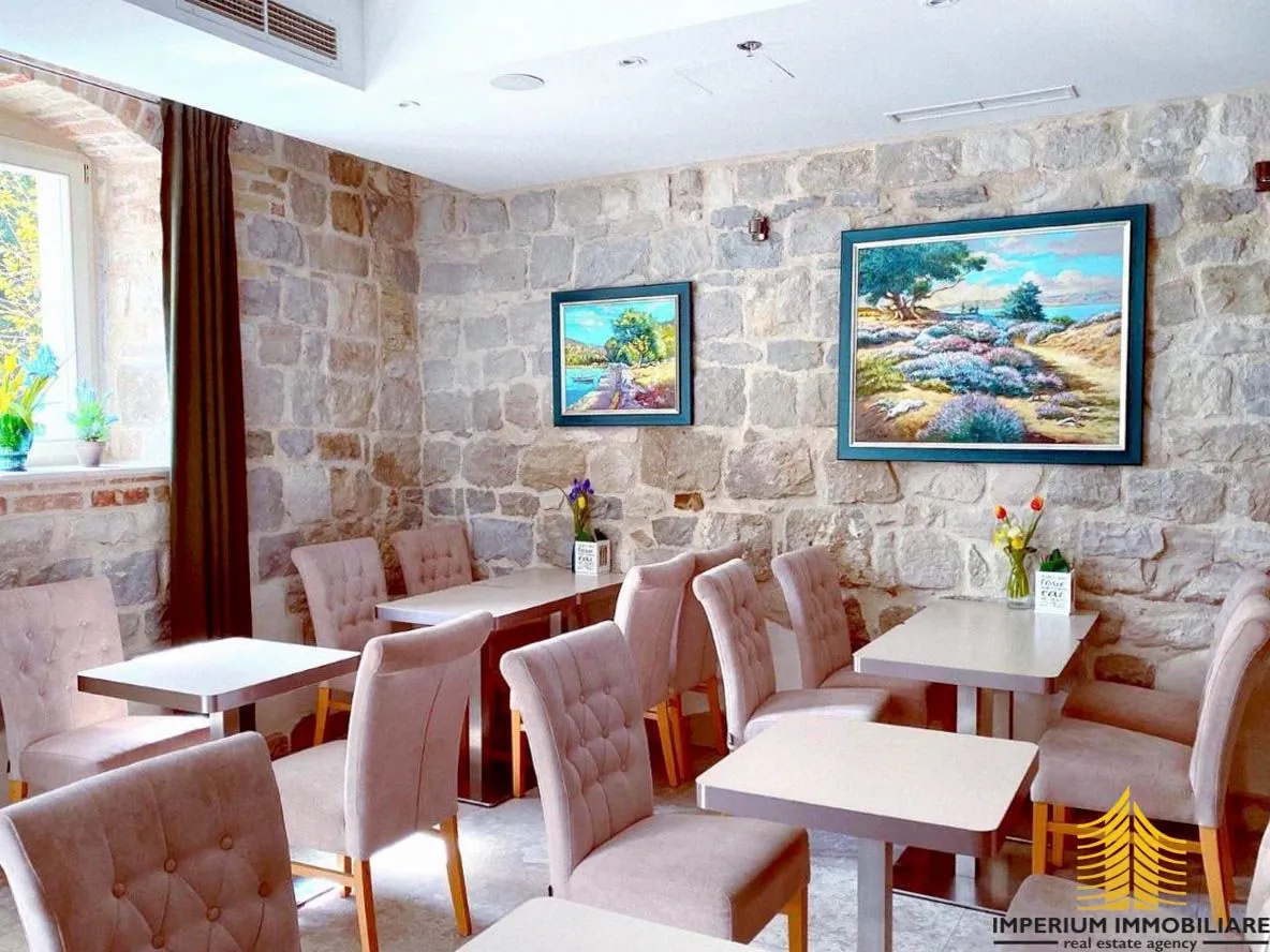 predivan novouređen hotel - kaštela - slika 3