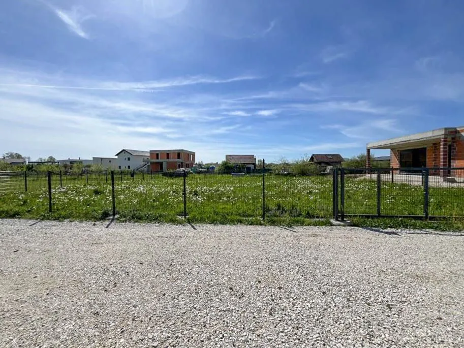 građevinsko zemljište: gornji stupnik - 605m2 - slika 3