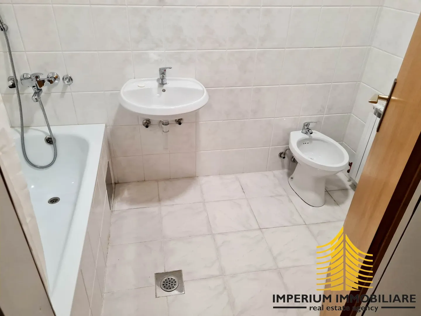 novoadaptiran 4-sobni stan u vrbovcu, 115 m2, odlična prilika! - slika 9
