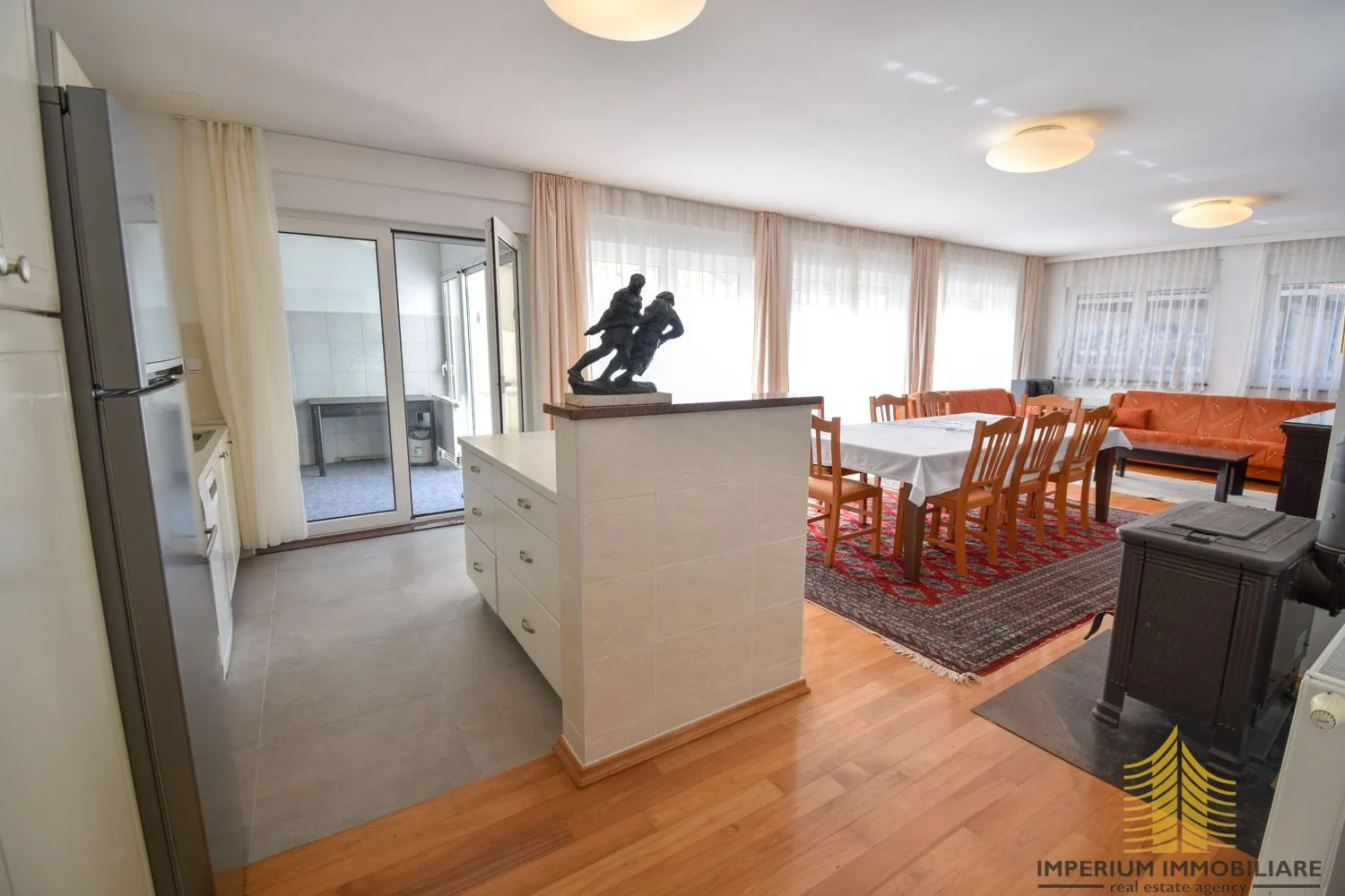 stan: zagreb (mlinovi), 118.00 m2 + terasa 22m2 i 2 parkirna mjesta - slika 2