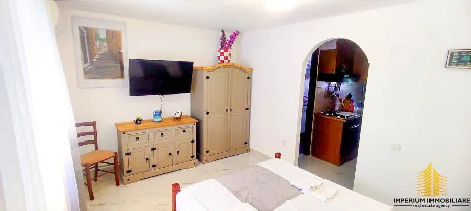 apartmanska kuća u rogoznici - slika 3