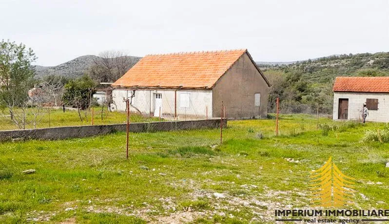 house: vrpolje - šibenik 100m2 + land 1600m2 - slika 2