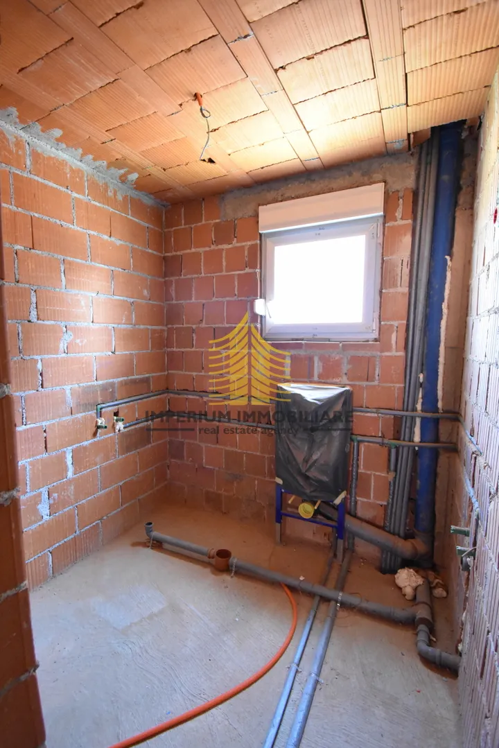 kuća sa 6 stanova, prodaja, sesvete, 560m2 - slika 11