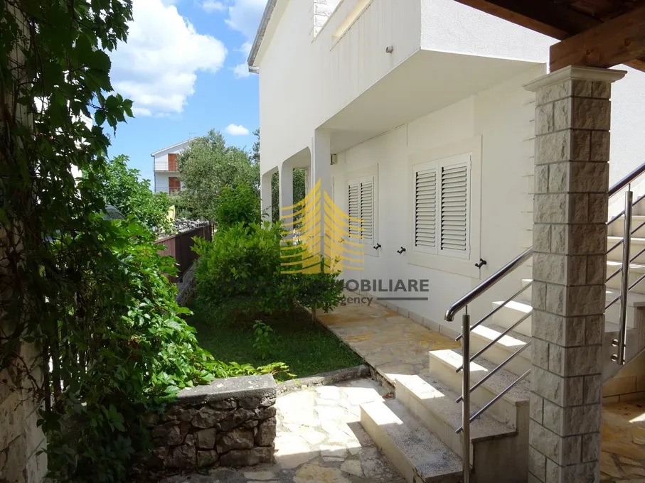 kuća, prodaja, rogoznica, 200m2, samostojeća - slika 28