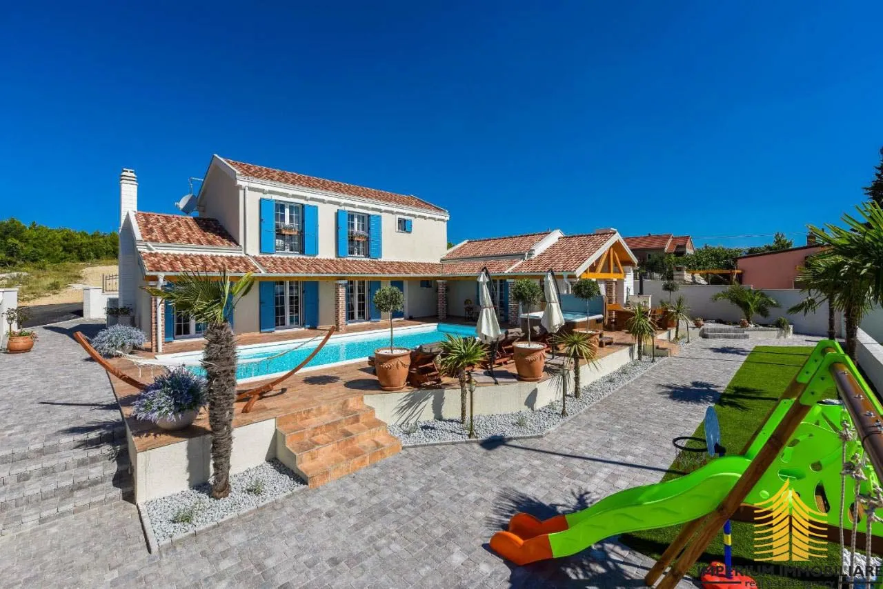 luxury villa with swimming pool and tennis court, pridraga, croatia - slika 9