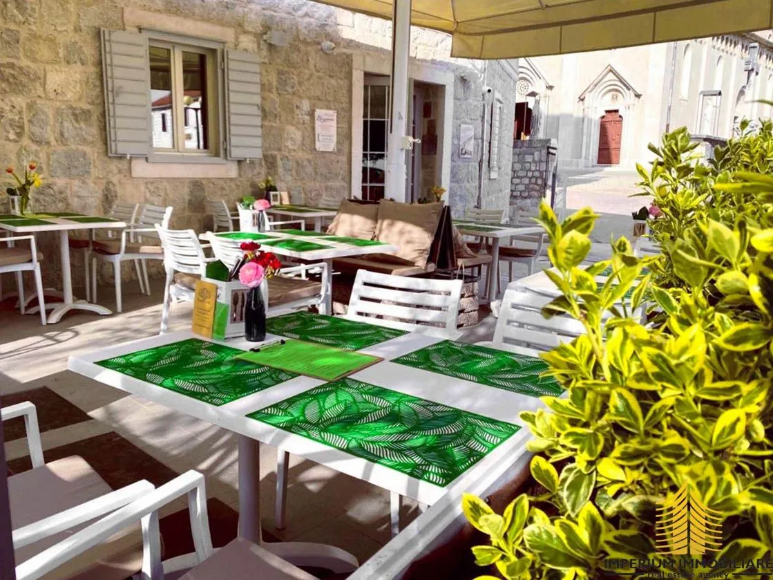 predivan novouređen hotel - kaštela - slika 5