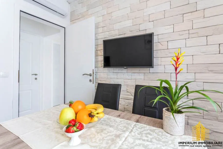 apartmanska kuća u centru milne - slika 5