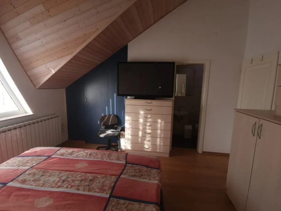 Kuća: Zagreb (Šestinski Kraljevec), 400.00 m2