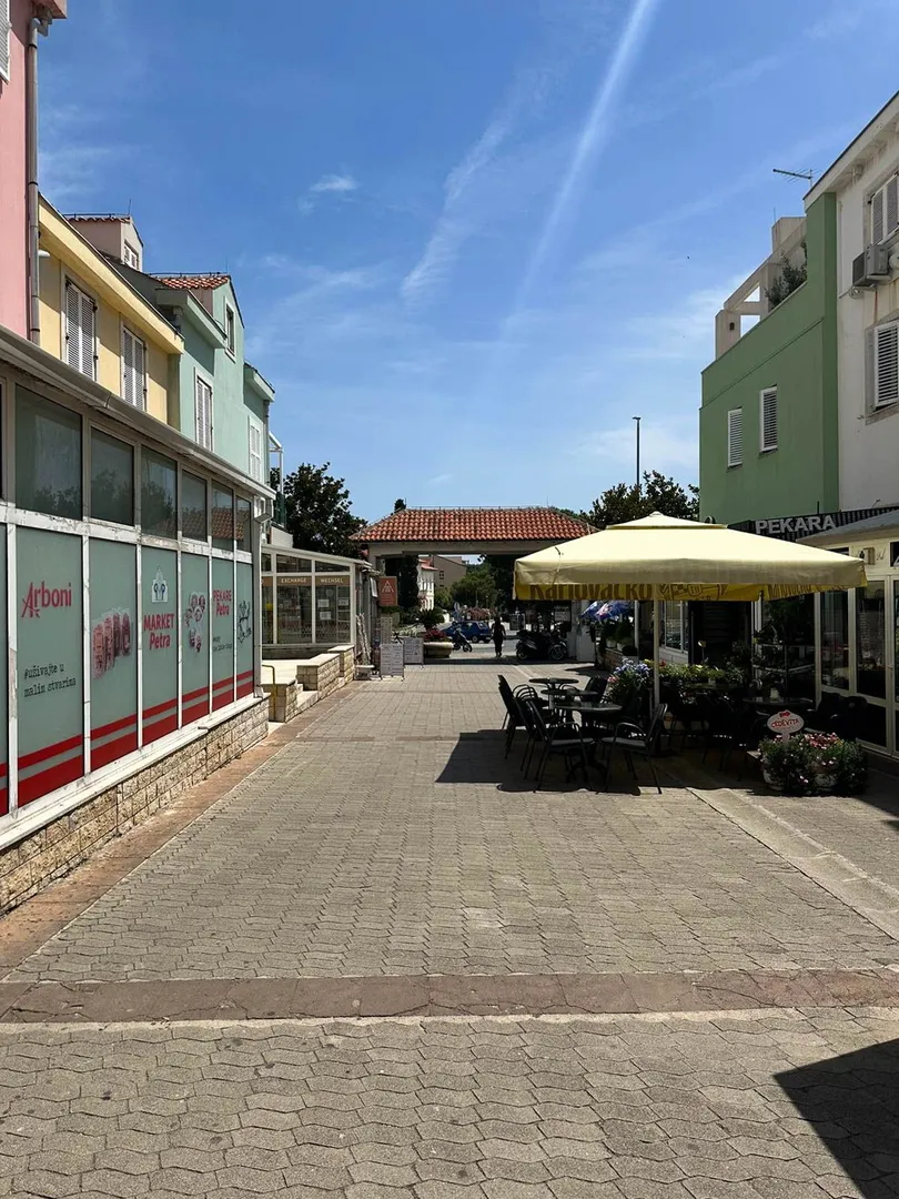 rab: ugostiteljski objekti: 69m2 + 55m2 terasa - slika 3
